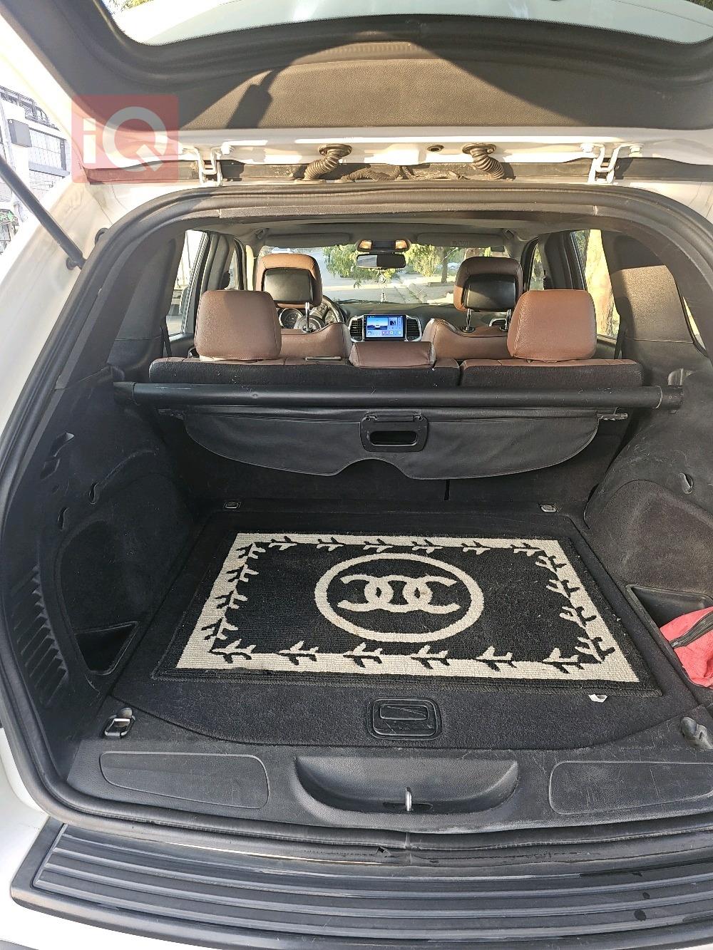 جیپ گراند شیرۆکی